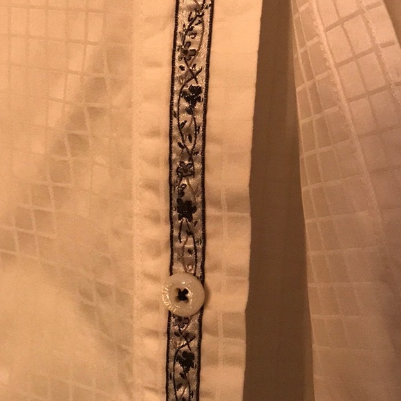 New Bugatchi Uomo Button Down in Size XL - Picture 7 of 9